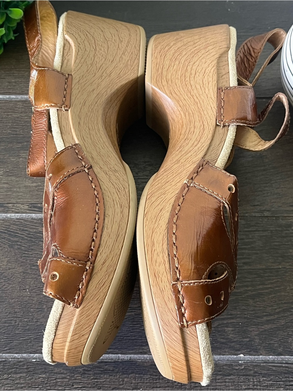 Dansko Sissy Patent Leather Copper Brown Clog Sandals Sz 40(US9.5-10) 9805162200 - Picture 8 of 15